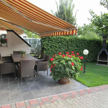 In - Balaton 48116 Apartman