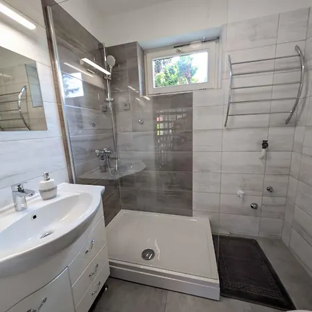 In - Balaton 48116 Apartman *
