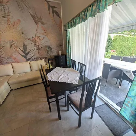 In - Balaton 48116 Apartman